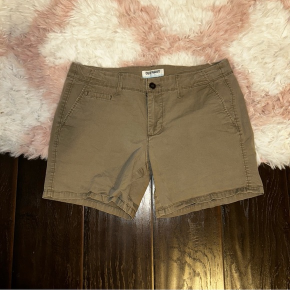 Old Navy Pants - Old Navy Olive Shorts Women's Size 8